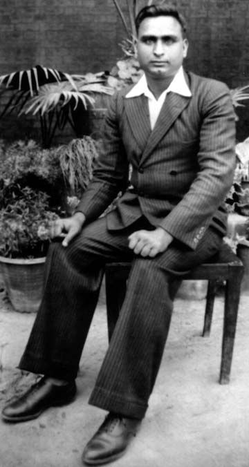 Qamar Jalalabadi 1940s